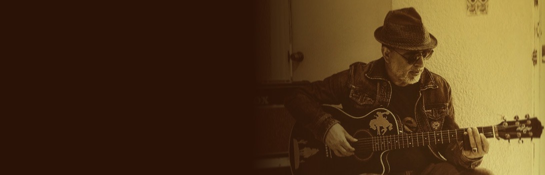 Jaime López -En sepia-